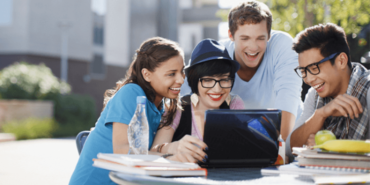 Top 13 trang web để luyện nói với người nước ngoài mỗi ngày